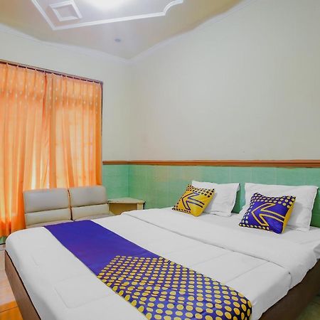 Spot On 90092 Dewi Safitri Hotel Semarang Ngoại thất bức ảnh