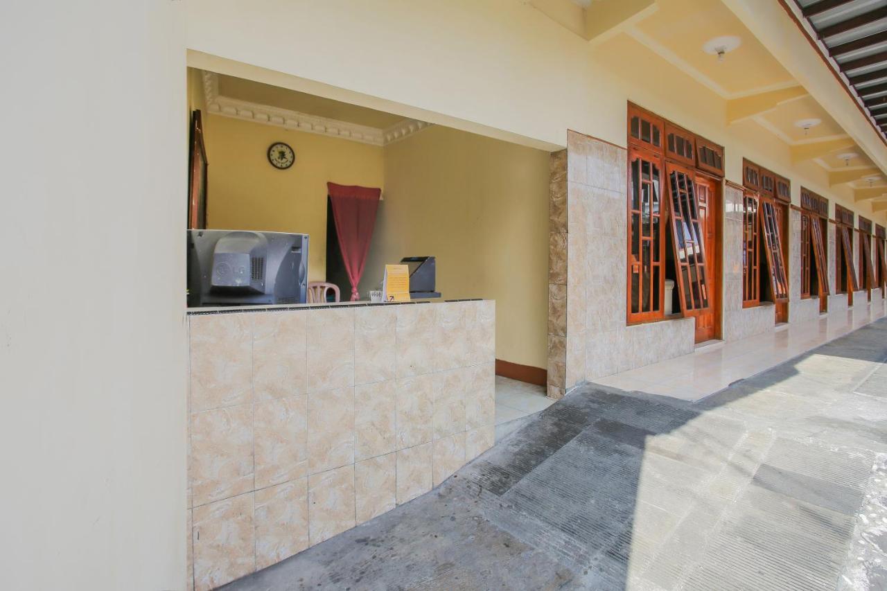 Spot On 90092 Dewi Safitri Hotel Semarang Ngoại thất bức ảnh