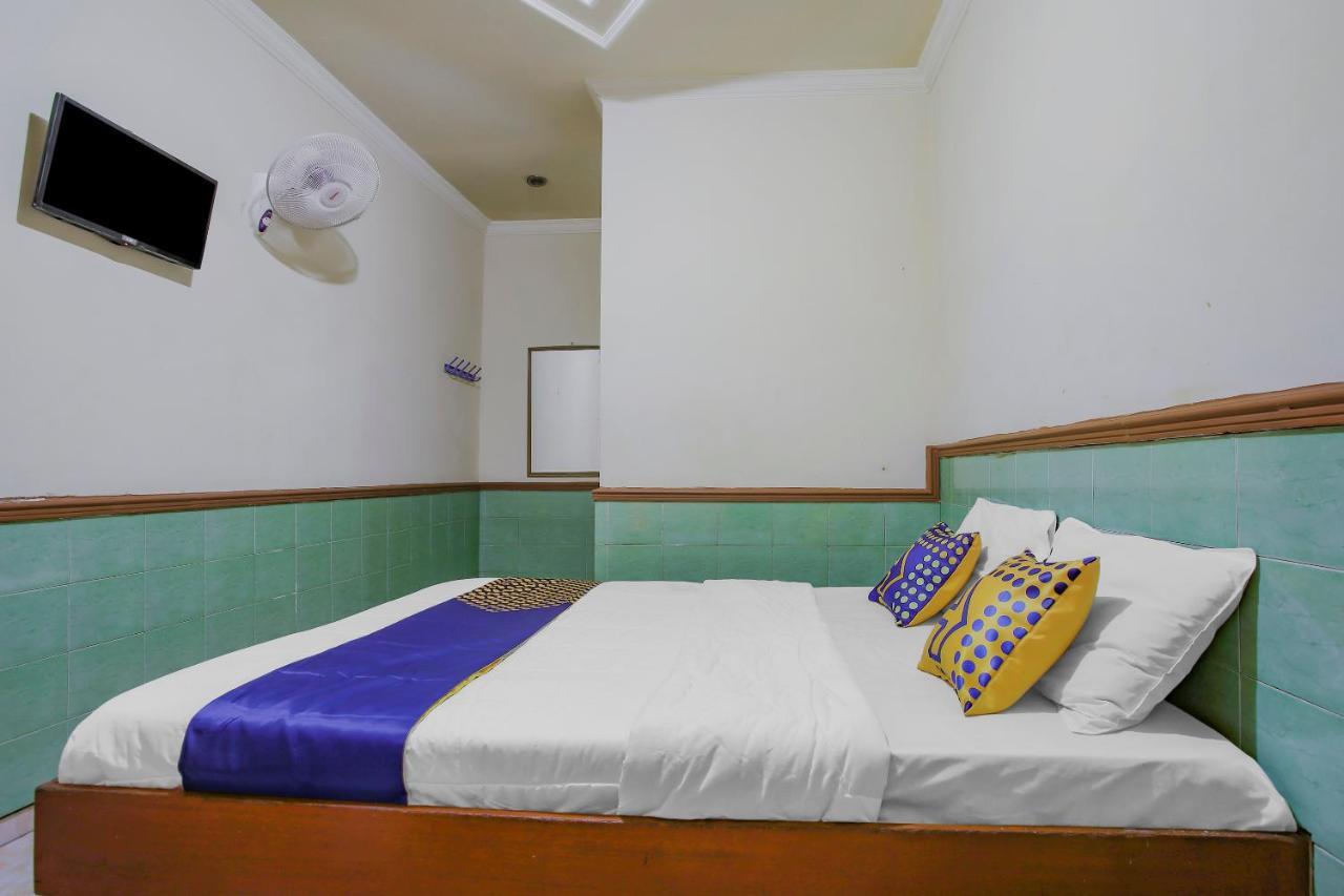 Spot On 90092 Dewi Safitri Hotel Semarang Ngoại thất bức ảnh