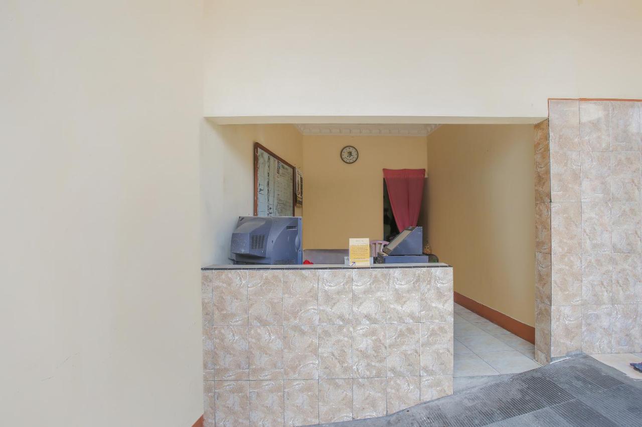 Spot On 90092 Dewi Safitri Hotel Semarang Ngoại thất bức ảnh