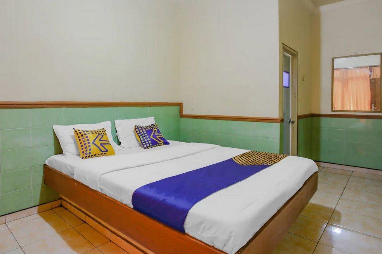Spot On 90092 Dewi Safitri Hotel Semarang Ngoại thất bức ảnh